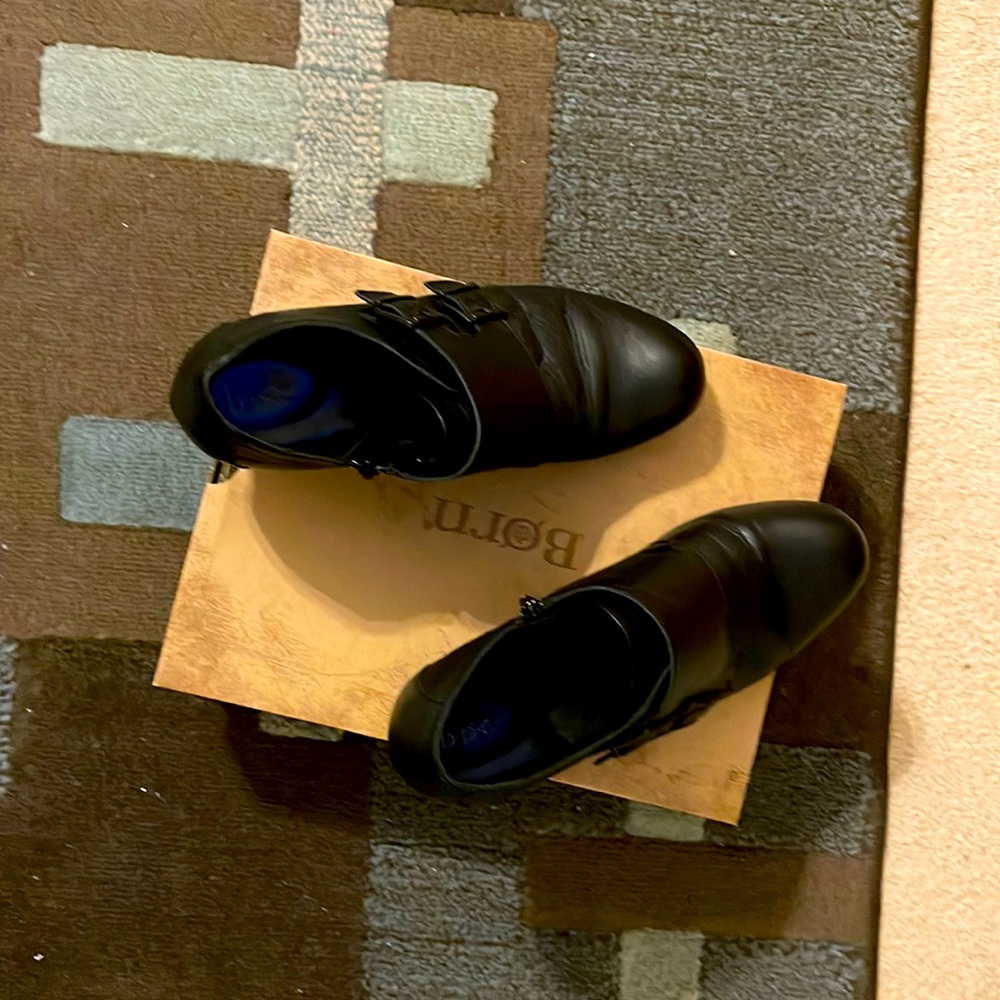 Born comfy booties